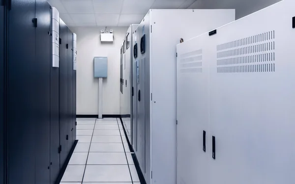 Computador servidor na sala do centro de dados . — Fotografia de Stock