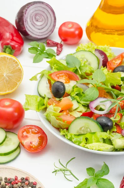 Healthy Salad Tomatoes Cucumbers Bell Peppers Plate White Wooden Background Fotografias De Stock Royalty-Free