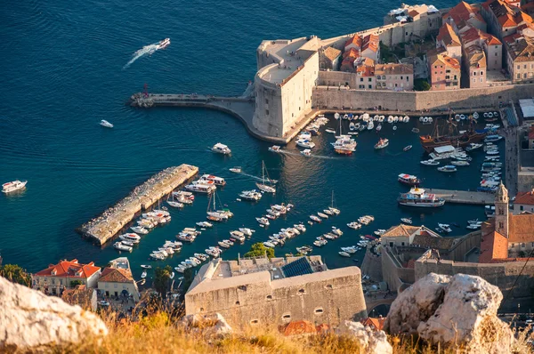 Haven op de oude stad dubrovnik — Stockfoto