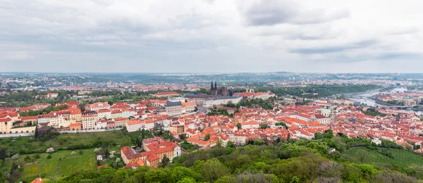 Panoramatický výhled na Prahu — Stock fotografie