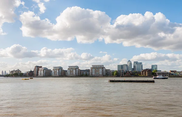 Floden Themsen i östra london — Stockfoto