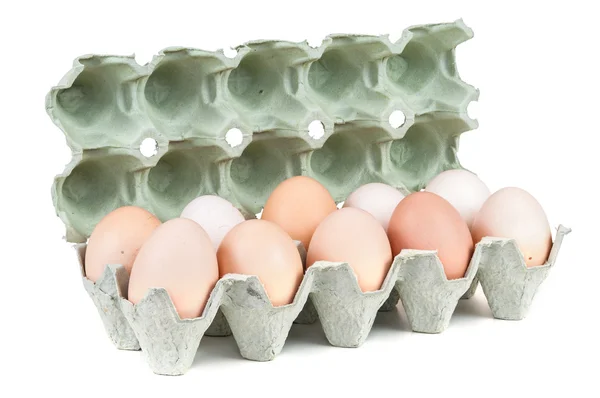 Eieren in kartonnen doos — Stockfoto