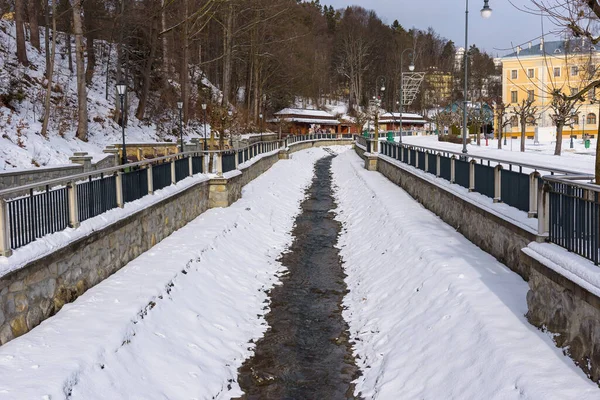 Vinterutsikt Över Kryniczanka Floden Krynica Zdroj Centrum Södra Polen — Stockfoto