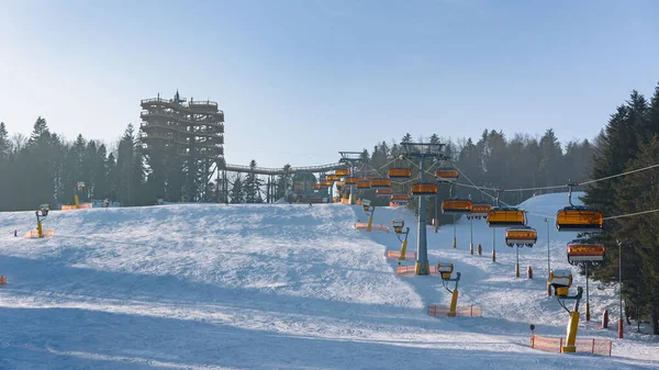 Moderner Skilift Und Aussichtsturm Bei Der Skistation Slotwiny Arena Einem — Stockfoto