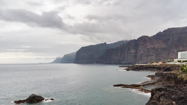 Погляньте Півдня Скелі Акантіладос Лос Гігантес Природний Басейн Острова Тенерифе — стокове відео