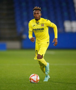 Bir Coruna-İspanya. Samuel Chimerenka Chukwueze, İspanya Kral Kupası 'nın 30 Kasım 2021' de Riazor Stadyumu 'nda Victoria CF ve Villarreal arasında oynanan futbol maçı sırasında hareket halindeydi.