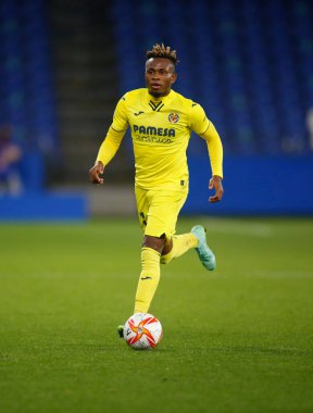 Bir Coruna-İspanya. Samuel Chimerenka Chukwueze, İspanya Kral Kupası 'nın 30 Kasım 2021' de Riazor Stadyumu 'nda Victoria CF ve Villarreal arasında oynanan futbol maçı sırasında hareket halindeydi.