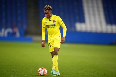 Bir Coruna-İspanya. Samuel Chimerenka Chukwueze, İspanya Kral Kupası 'nın 30 Kasım 2021' de Riazor Stadyumu 'nda Victoria CF ve Villarreal arasında oynanan futbol maçı sırasında hareket halindeydi.