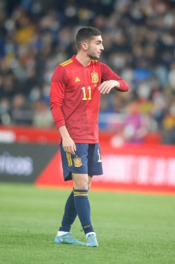 İspanya 'dan Ferran Torres, 29 Mart 2022' de İspanya 'nın La Coruna kentinde oynanan Riazor Stadyumu' nda İspanya ile İzlanda arasında oynanan dostluk karşılaşmasında tepki gösterdi..