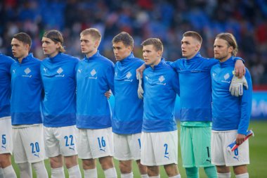 İzlanda takımı, İspanya ile İzlanda arasında 29 Mart 2022 'de La Coruna, İspanya' da oynanan Riazor Stadyumu 'nda oynanan uluslararası dostluk maçı öncesinde takım fotoğrafı için sıraya girdi.