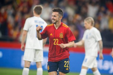 İspanya 'nın orta saha oyuncusu Pablo Sarabia, 29 Mart 2022 tarihinde İspanya' nın La Coruna kentinde oynanan Riazor Stadyumu 'nda oynanan dostluk maçında attığı golü kutluyor..
