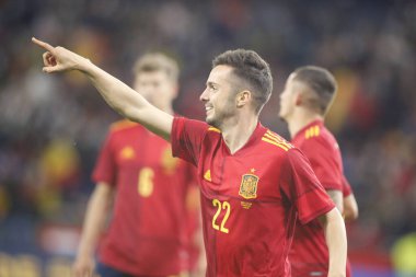 İspanya 'nın orta saha oyuncusu Pablo Sarabia, 29 Mart 2022 tarihinde İspanya' nın La Coruna kentinde oynanan Riazor Stadyumu 'nda oynanan dostluk maçında attığı golü kutluyor..