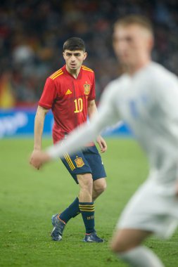 İspanya 'dan Pedri, İspanya ile İzlanda arasında 29 Mart 2022' de La Coruna, İspanya 'da oynanan Riazor Stadyumu' nda oynanan dostluk maçı sırasında. 
