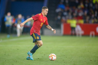 İspanya 'nın orta saha oyuncusu Yeremy Pino, 29 Mart 2022 tarihinde İspanya' nın La Coruna kentinde oynanan Riazor Stadyumu 'nda İspanya ile İzlanda arasında oynanan dostluk maçında sahaya çıktı.. 