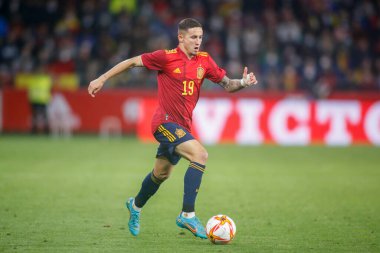 İspanya 'nın orta saha oyuncusu Yeremy Pino, 29 Mart 2022 tarihinde İspanya' nın La Coruna kentinde oynanan Riazor Stadyumu 'nda İspanya ile İzlanda arasında oynanan dostluk maçında sahaya çıktı.. 