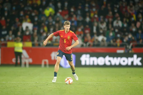 İspanya 'nın orta saha oyuncusu Marcos LLorente, İspanya ile İzlanda arasında 29 Mart 2022 tarihinde La Coruna, İspanya' da oynanan Riazor Stadyumu 'nda oynanan dostluk karşılaşmasında.