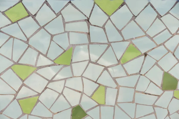 Kiremit parçalarına dayalı mozaik dekorasyon