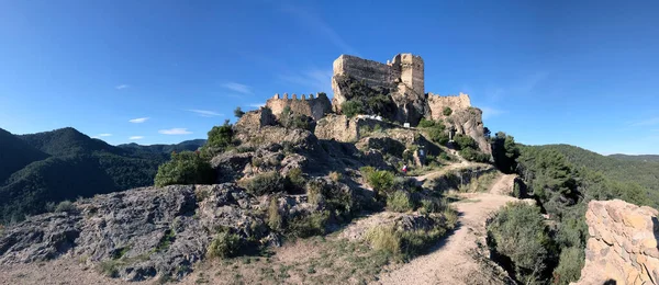 山顶上城堡的全景全景 — 图库照片