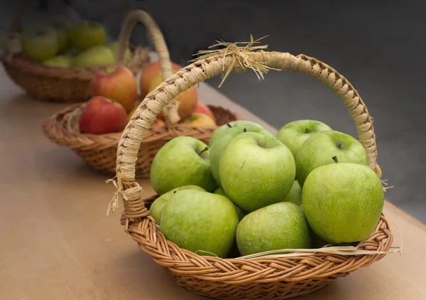 Canastas de manzana — Foto de Stock
