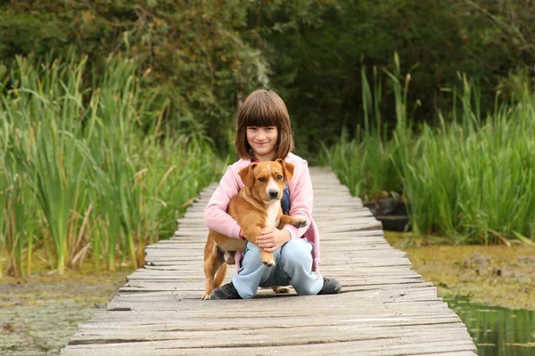 Dívka se svým psem — Stock fotografie