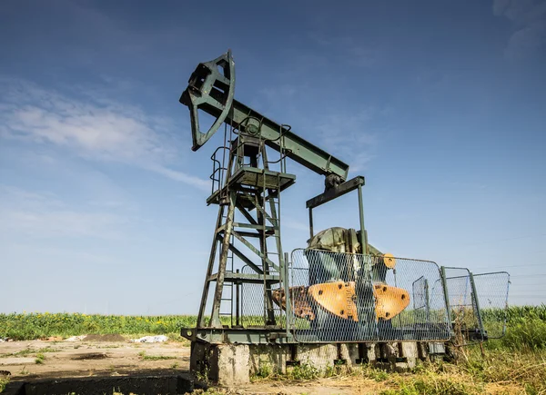 Pozo de petróleo —  Fotos de Stock