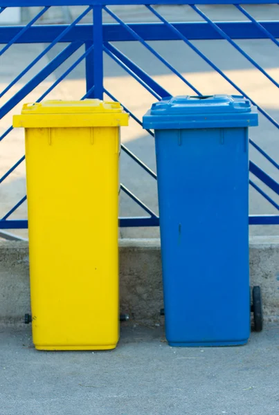 Trash cans — Stock Photo, Image