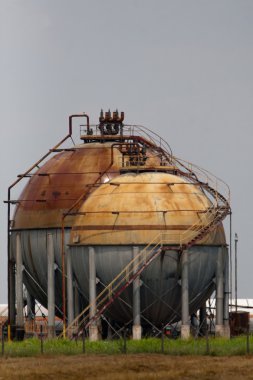 benzin depolama tankları