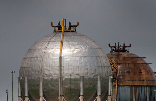 Gas storage tanks