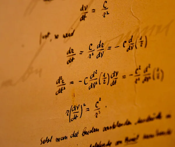 Handschriftliche mathematische Berechnungen — Stockfoto