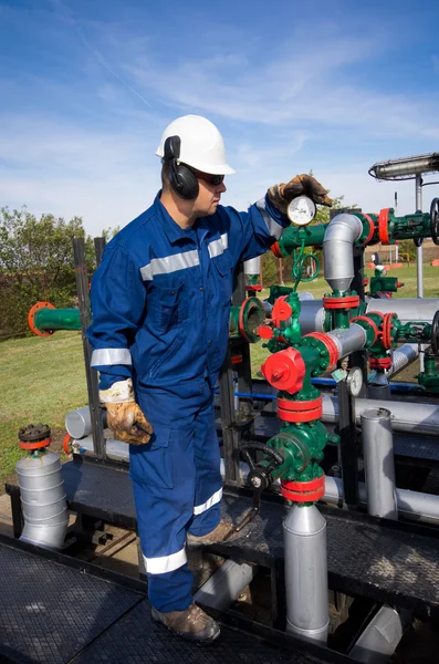 Trabalhador da indústria do petróleo e do gás — Fotografia de Stock