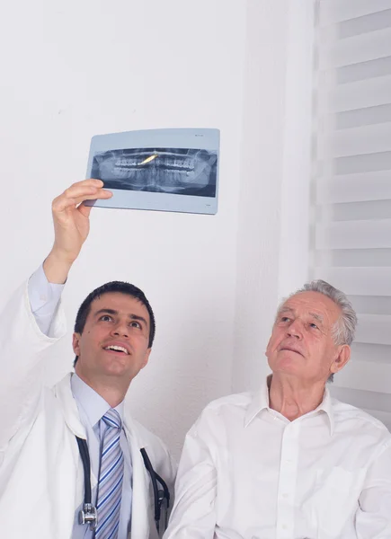 Doctor and patient — Stock Photo, Image