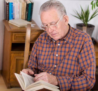 Kitap okunuyor
