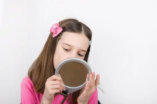 Girl with mirror — Stock Photo, Image