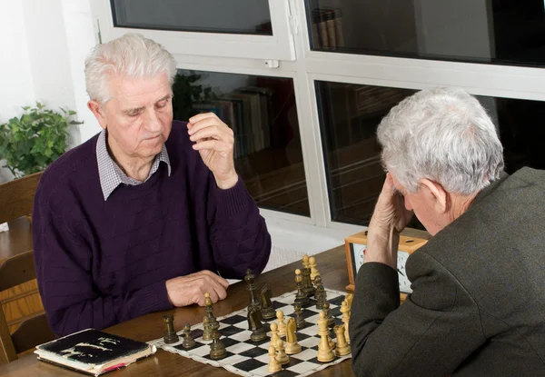 Schach spielen — Stockfoto