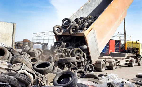 Industria del riciclaggio dei pneumatici — Foto Stock