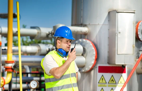 Olja då arbetstagaren — Stockfoto