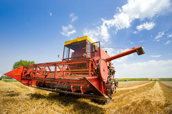 Combineer oogstmachine — Stockfoto