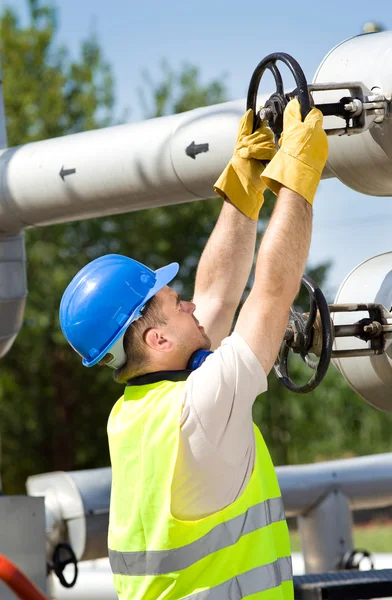 Oil worker — Stock Photo, Image