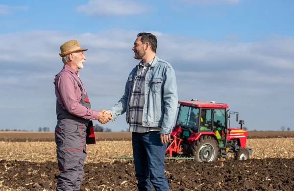 Happy Mature Farmer Came Agreement Owner Cultivated Land — Fotografia de Stock