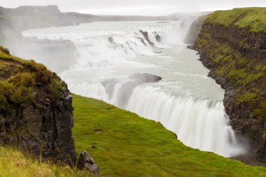 İzlandalı yataygullfoss Şelalesi