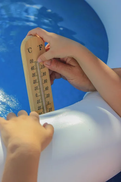 Piscina Temperaturas da água — Fotografia de Stock