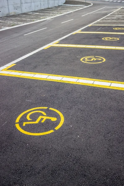 Plaza de aparcamiento para sillas de ruedas 2 — Foto de Stock