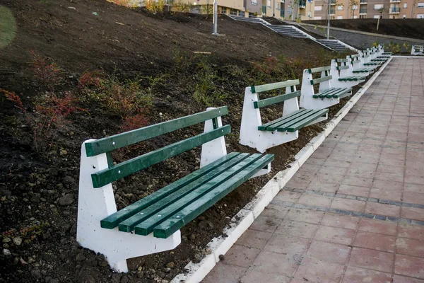 Just installed new bench in the park — Stock Photo, Image