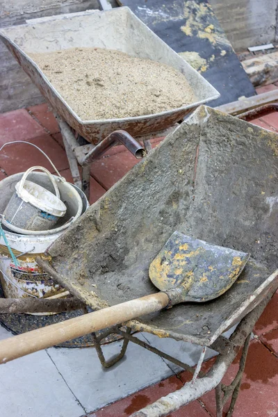 Shovel and Classical Concrete Trolley — Stock Photo, Image