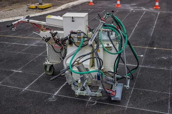 Marking machine ready for paint a pedestrian crosswalk 2 — Stock Photo, Image