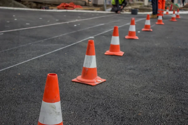 Preparación para el marcado de nuevas líneas de carretera —  Fotos de Stock