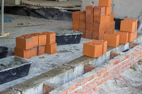 Lera ihåliga block för grundmurar — Stockfoto