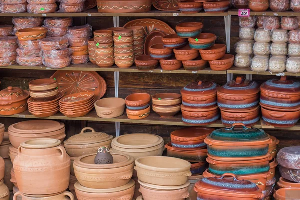 Clay ware for sale, clay cookware on sale — Stock Photo, Image