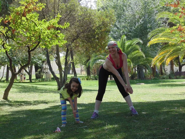 Mujer deportiva y niña N2 . —  Fotos de Stock