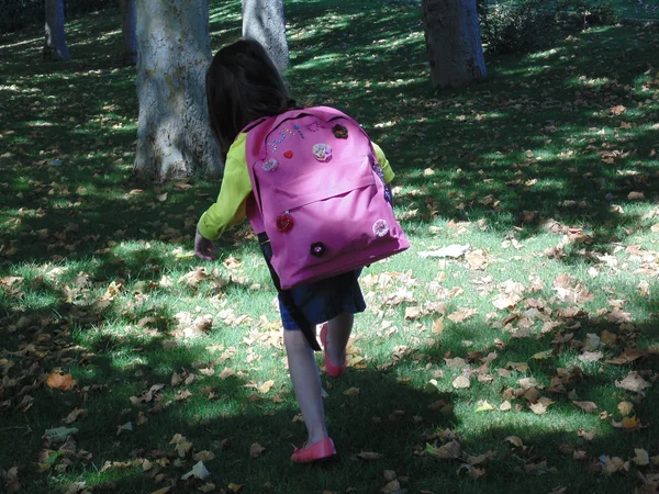 Niña con mochila N19 . —  Fotos de Stock